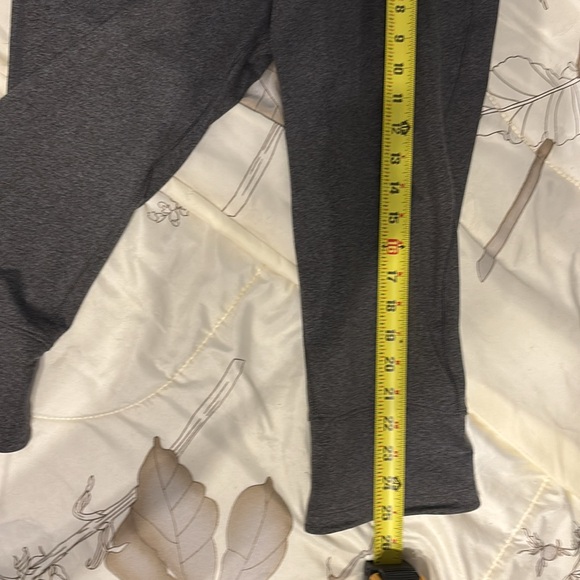 bcg Yoga pants or capris in excellent condition size medium polyester spandex - Picture 14 of 14